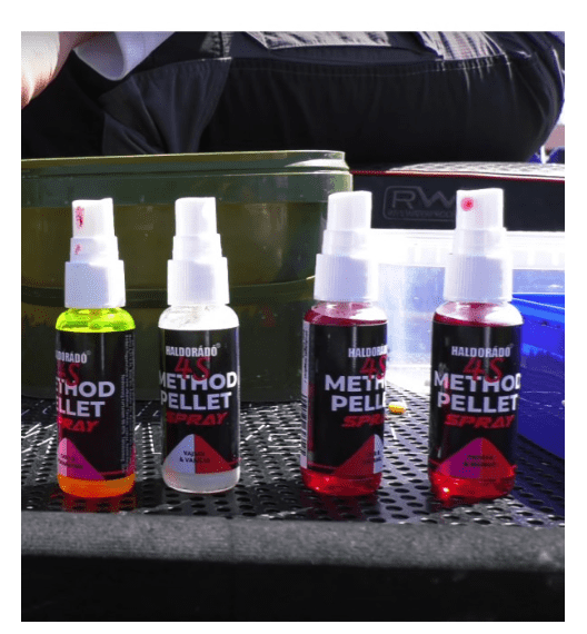 Haldorádó 4S Method Pellet Spray Strawberry + Squid 30ml