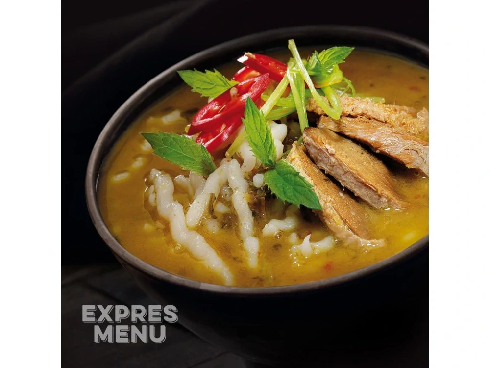 Expres Menu Khao Soi nudlová polévka s kachním masem 1 porce 330 g