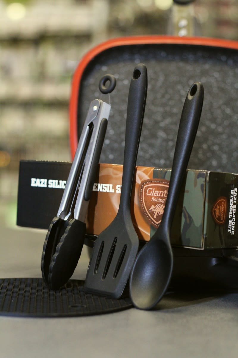 Giants fishing Sada silikonového nádobí s podložkou Eazi Utensil Set