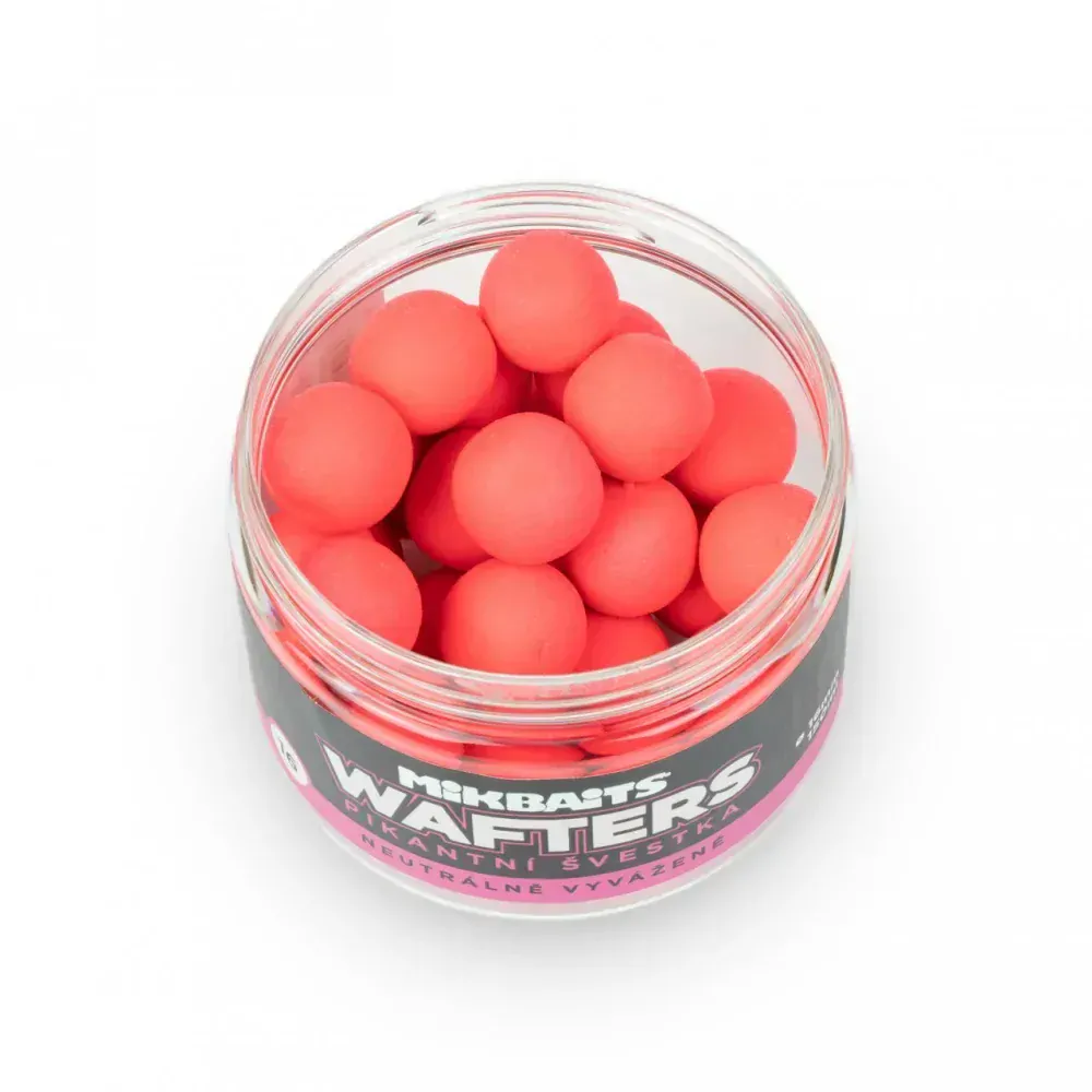 Mikbaits Vyvážené boilie Wafters Pikantní švestka 16mm/150ml