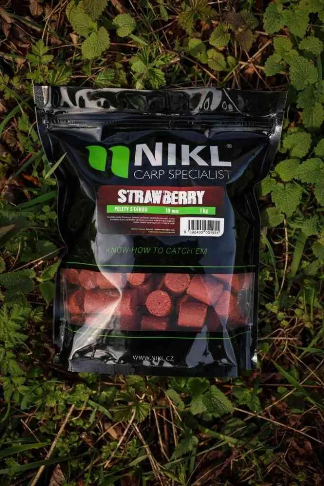Nikl Pelety Strawberry s dírkou 18mm/1kg
