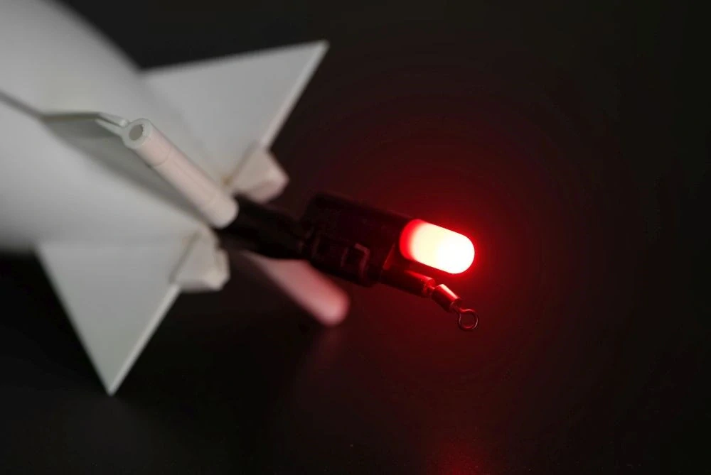 Spomb Světlo na raketu Light Red