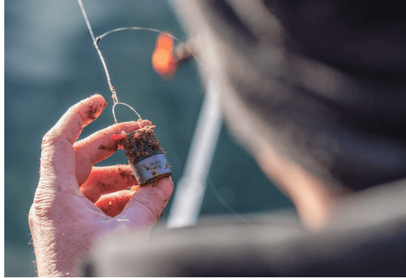 Guru Krmítka X-Change Distance Feeder Medium 20 + 30 g Cage