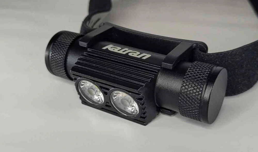 Katran Čelová dobíjecí svítilna Headlamp W/B 460 PRO modrá a bílá LED + box + náhradní baterie zdarma NEW