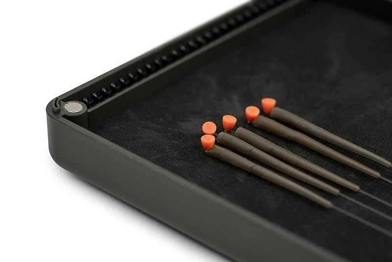Fox Pouzdro na návazce Edges Large Rig Box Inc 50 Pins
