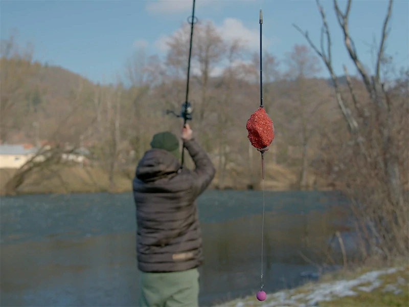 Delphin Olověné krmítko s trubičkou CyberTRIPLE 50g