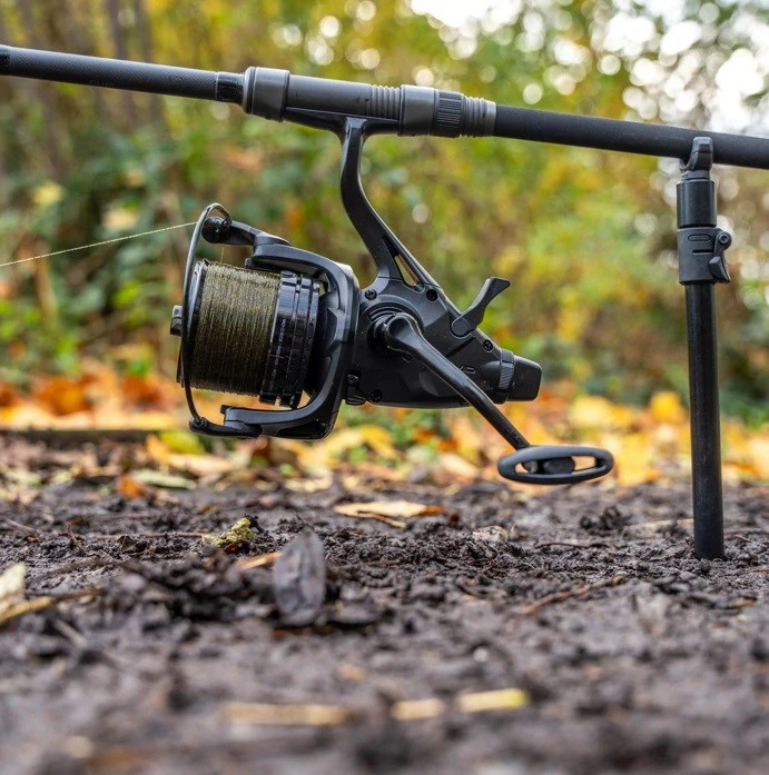 Avid Carp Naviják Revolve 8000FS