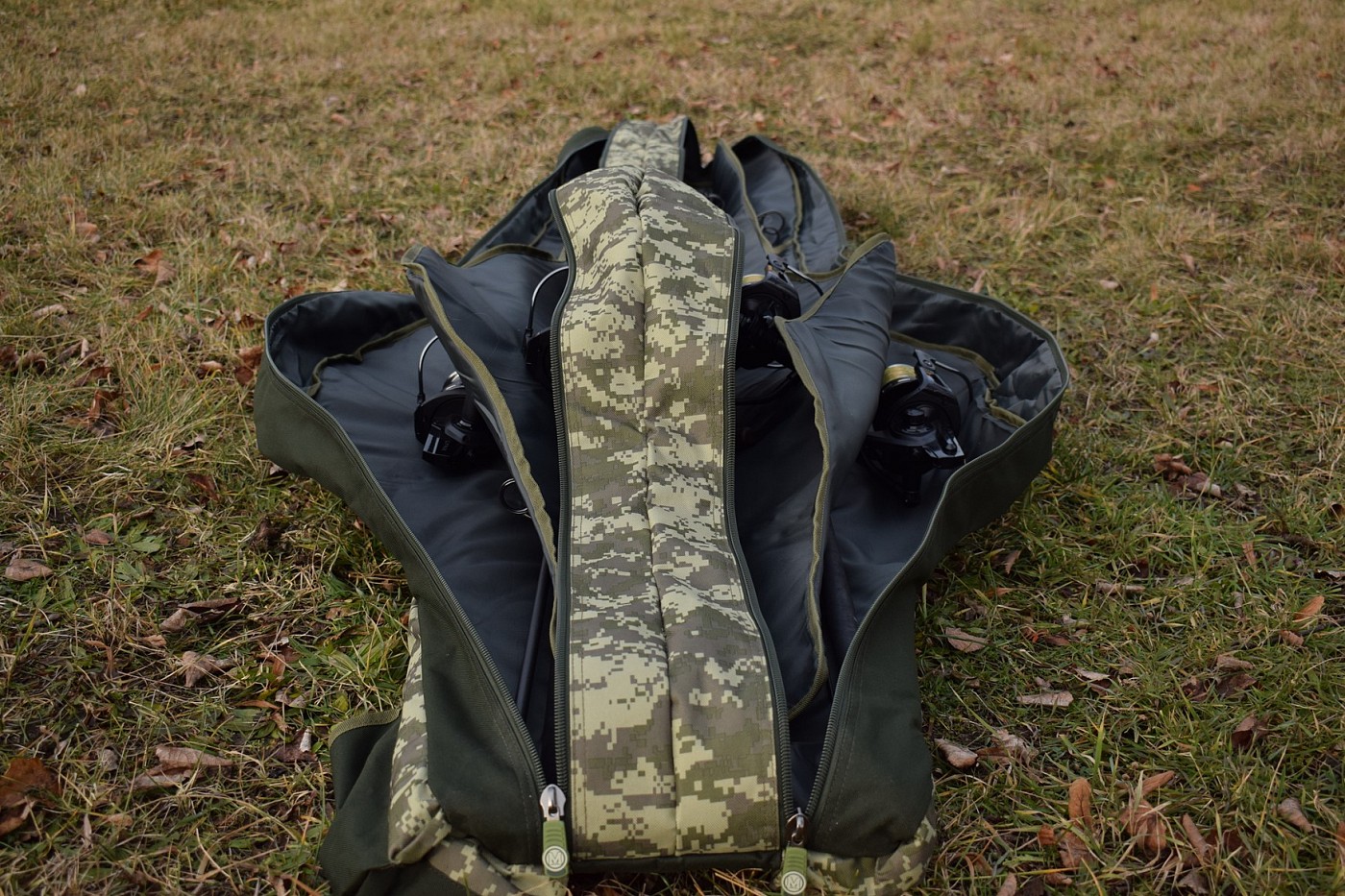 Mivardi Obal na pruty CamoCODE Compact