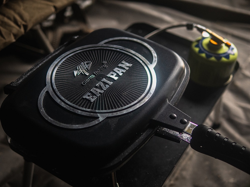 Giants fishing Pánev na vaření Eazi Pan Non-Stick Medium (28cm)