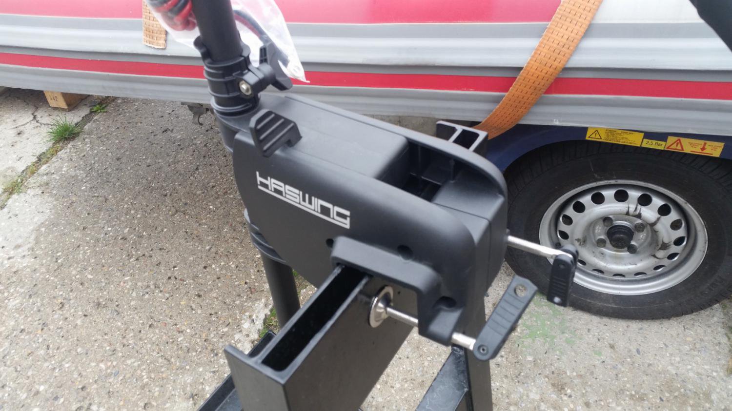 Haswing Elektromotor 65 lb s maximilizerem a sklopnou rukojetí