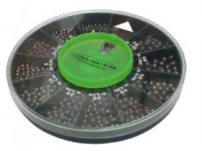 Maver Broky Medium Shot set