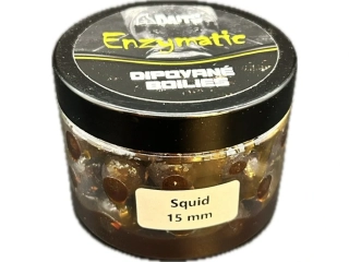 A Baits Dipované boilies Enzymatic Squid 15mm/130g