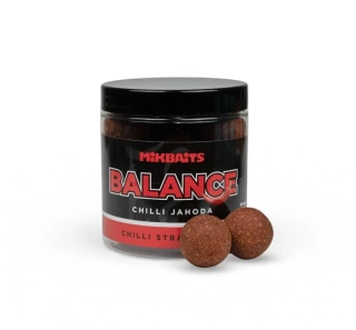Mikbaits Chilli Chips Balance boilie Chilli Jahoda 20mm/250ml