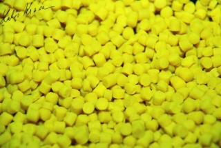 LK Baits Pelety Fluoro Pellets Pineapple/N-Butyric 4mm/1kg
