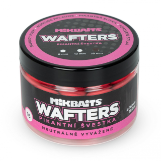 Mikbaits Vyvážené boilie Wafters Pikantní švestka 16mm/150ml